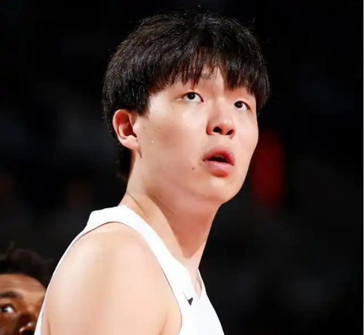 如意体育首页-梦幻半场！杨瀚森8中8轰17+3+2+1 弹无虚发无可阻挡